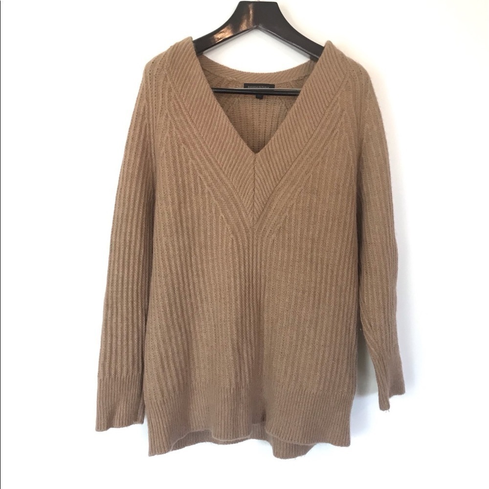 Banana Republic Tan V Neck Textured Sweater Large